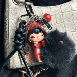 Diy keychain “Behind You”